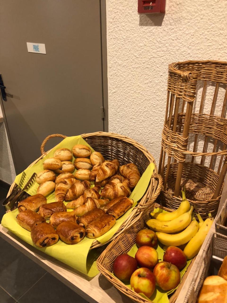 Hotel Du Stade Ex Kyriad Direct Lille Est Stade Pierre Mauroy Villeneuve-d'Ascq Dış mekan fotoğraf